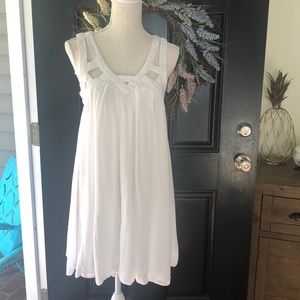 VNL Styleline white cut out straps swing dress